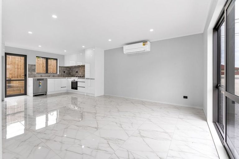 Photo of property in 147d Bucklands Beach Road, Bucklands Beach, Auckland, 2012