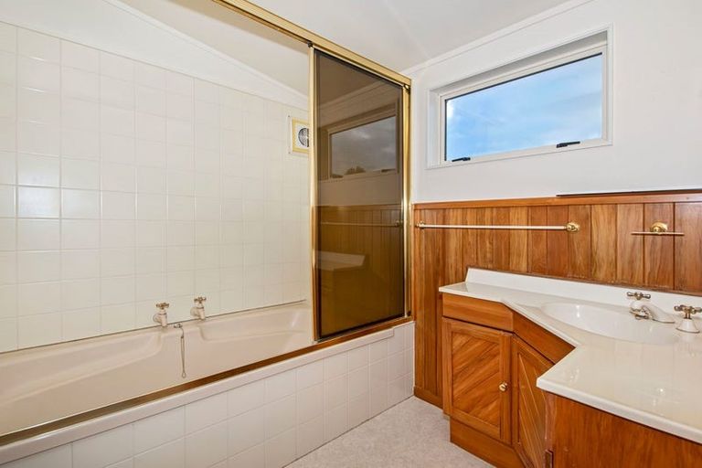 Photo of property in 24 Boeing Road, Onerahi, Whangarei, 0110
