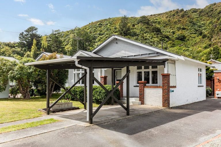 Photo of property in 105 Wyndrum Avenue, Waterloo, Lower Hutt, 5011