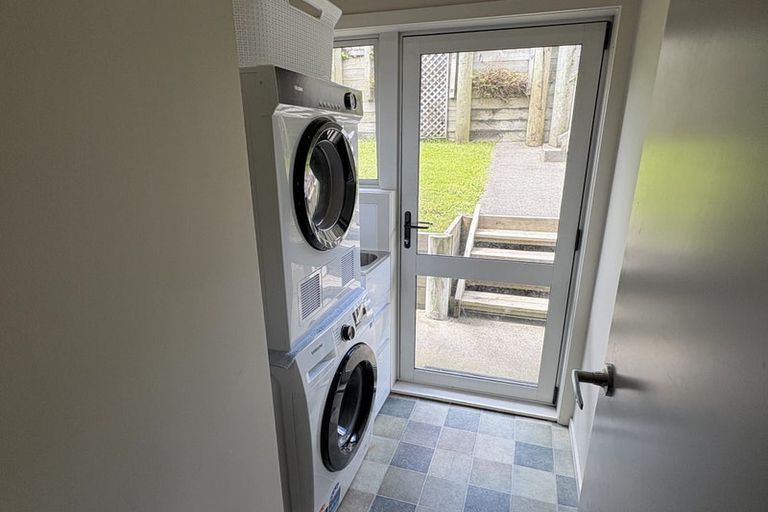 Photo of property in 24a Taylor Terrace, Tawa, Wellington, 5028