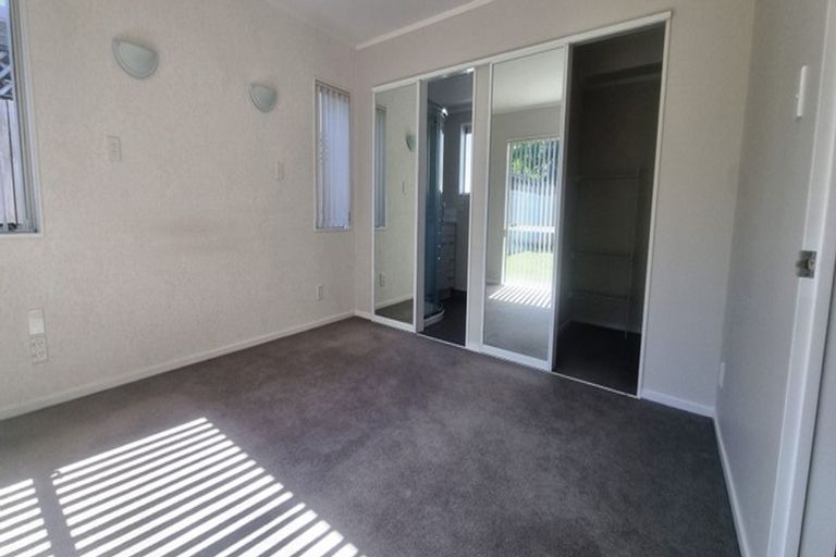 Photo of property in 11 Mako Street, West Harbour, Auckland, 0618