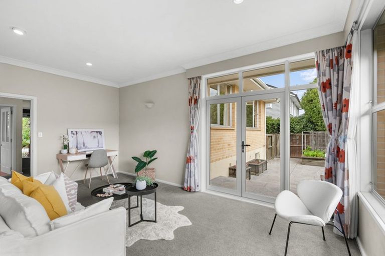 Photo of property in 10 Highfield Place, Avonhead, Christchurch, 8042