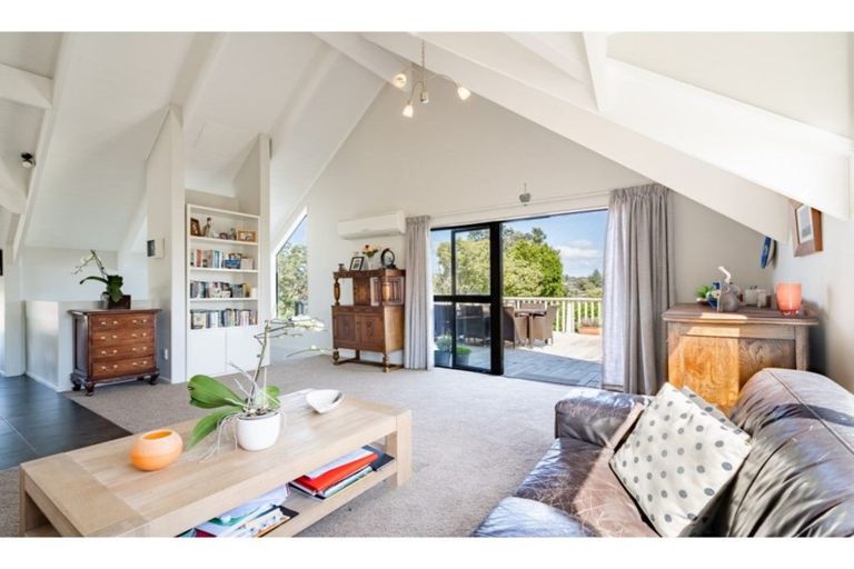 Photo of property in 121 Astley Avenue, New Lynn, Auckland, 0600