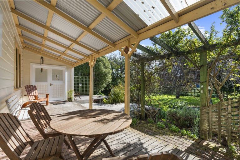 Photo of property in 190 Regent Street, Martinborough, 5711