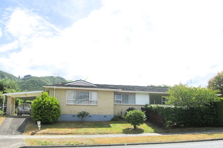 Photo of property in 53f2- California Drive, Totara Park, Upper Hutt, 5018