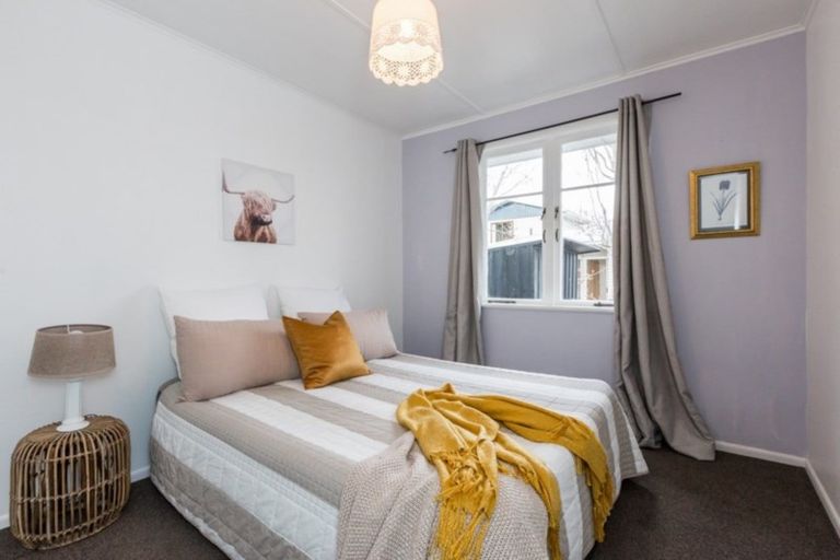 Photo of property in 12 Nimon Street, Havelock North, 4130
