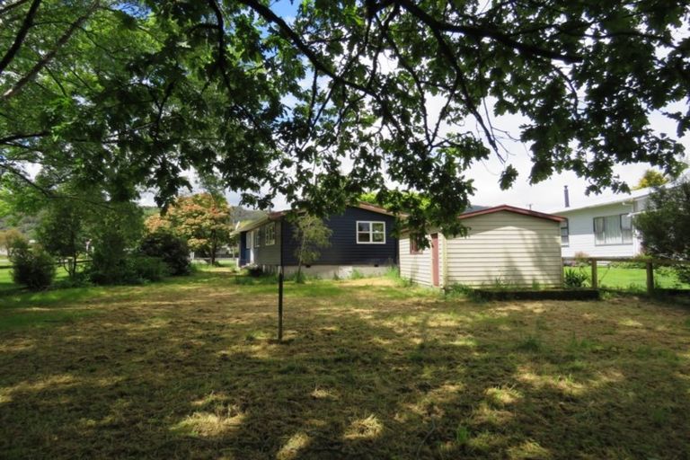 Photo of property in 14 Crampton Road, Reefton, 7830