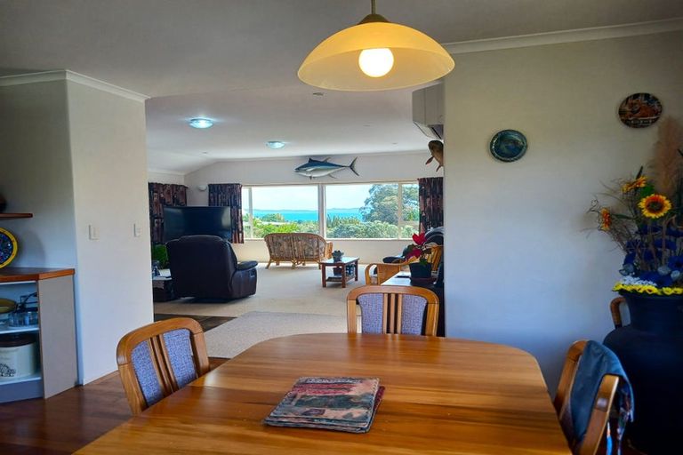 Photo of property in 11 Ocean View Road, Cable Bay, 0420