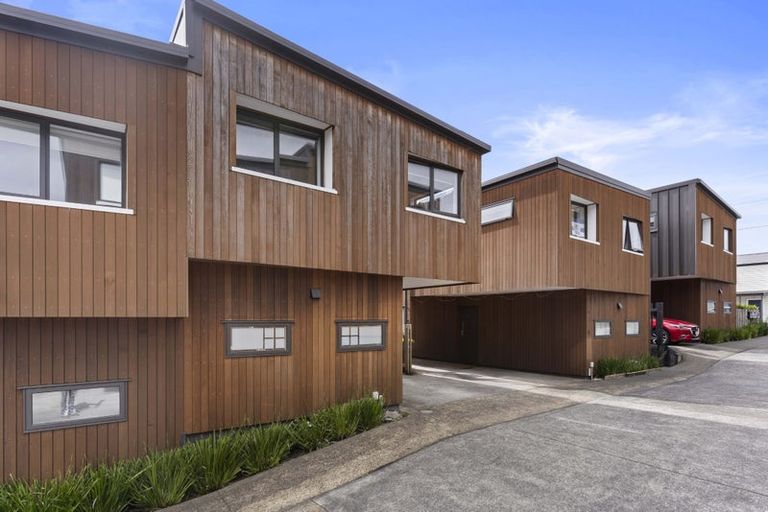 Photo of property in 23c Chippendale Crescent, Birkdale, Auckland, 0626