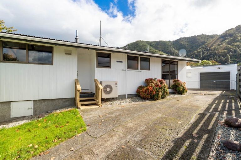 Photo of property in 192 California Drive, Totara Park, Upper Hutt, 5018