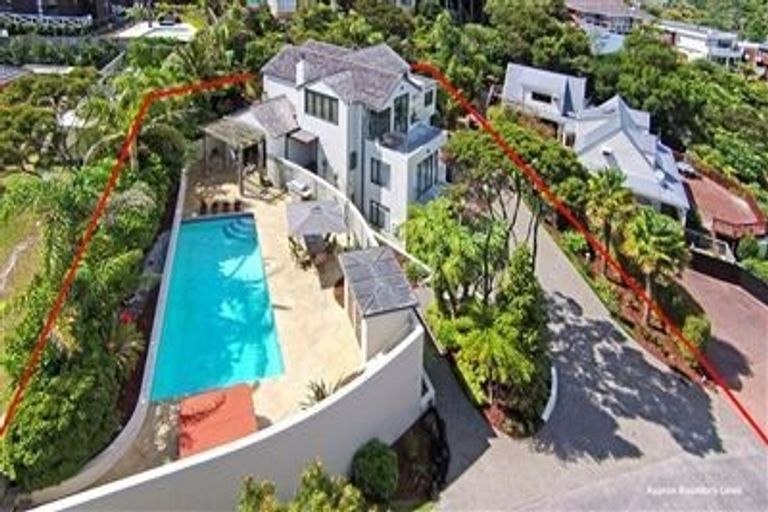 Photo of property in 16 Mayall Avenue, Beach Haven, Auckland, 0626