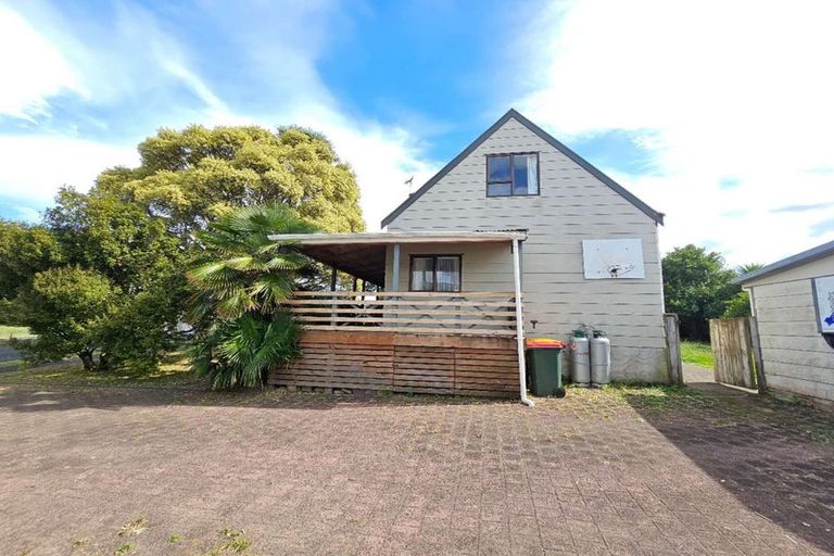 Photo of property in 2 Dalmahoy Place, Wattle Downs, Auckland, 2103