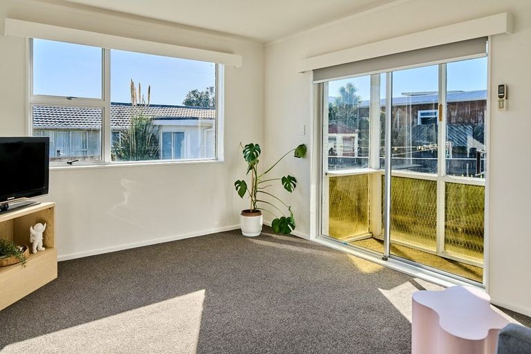 Photo of property in 8b Tireti Road, Titahi Bay, Porirua, 5022