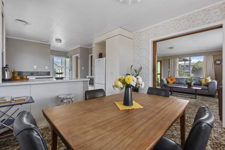 Photo of property in 9 Severn Place, Spotswood, New Plymouth, 4310