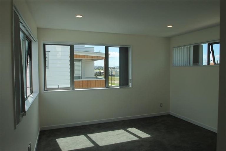 Photo of property in 20 Lockheed Street, Hobsonville, Auckland, 0618