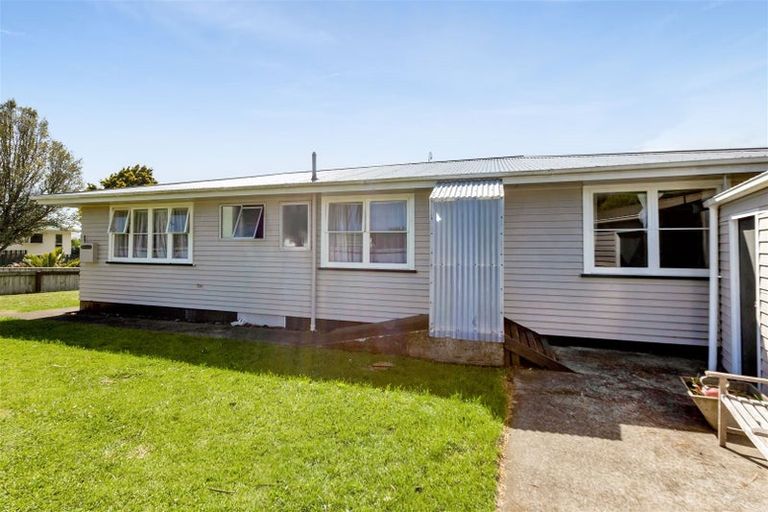 Photo of property in 2 Antonia Place, Bell Block, New Plymouth, 4312