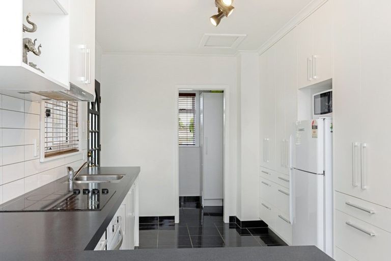 Photo of property in 56 Meeanee Road, Taradale, Napier, 4112