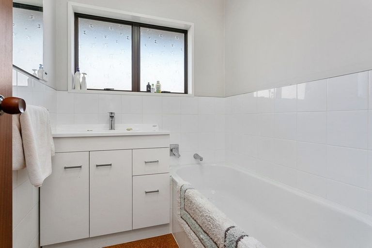 Photo of property in 16a Taylor Street, Cambridge, 3434