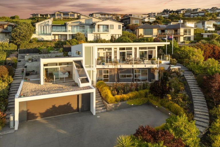 Photo of property in 1 Saint Remy Lane, Redcliffs, Christchurch, 8081