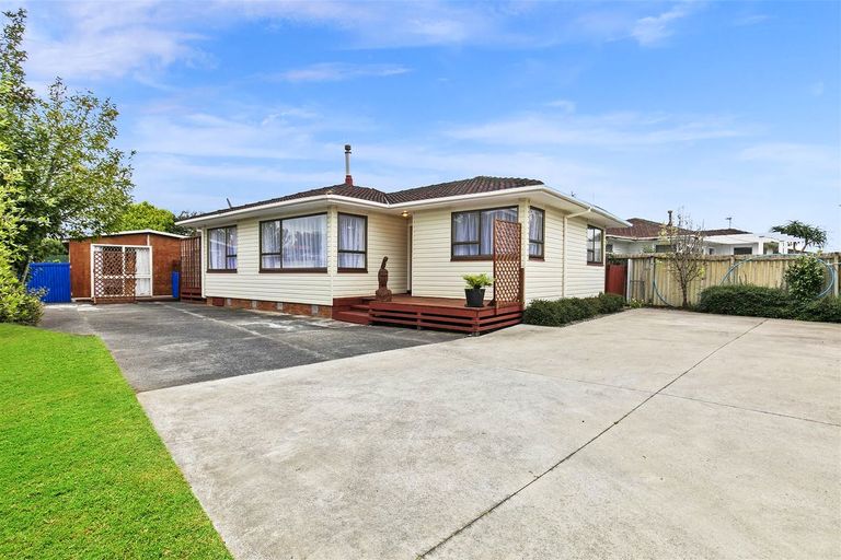 Photo of property in 115 Chichester Drive, Rosehill, Papakura, 2113