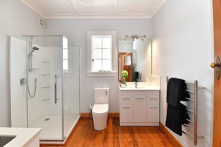 Photo of property in 72 Garfield Road, Helensville, 0800