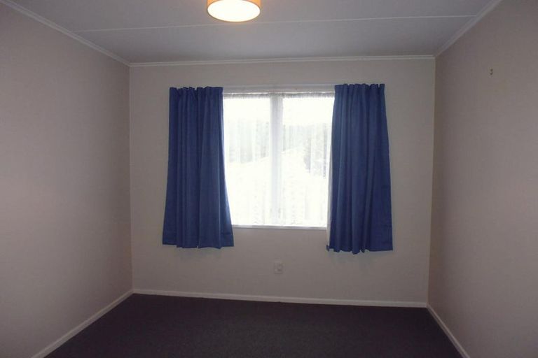 Photo of property in 17 Kumeroa Grove, Wainuiomata, Lower Hutt, 5014