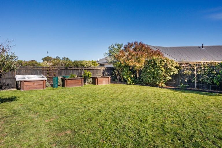 Photo of property in 51 Chestnut Close, Kelvin Grove, Palmerston North, 4414