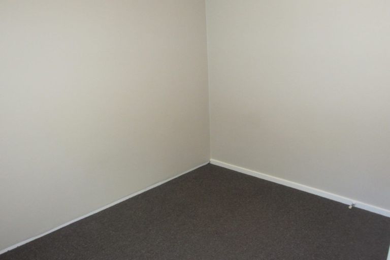 Photo of property in 23f2 Collins Avenue, Tawa, Wellington, 5028