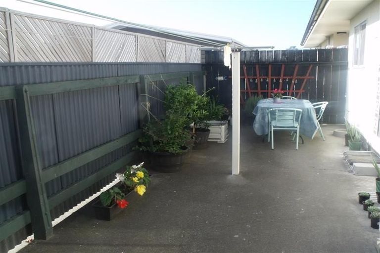 Photo of property in 2/24 Coventry Avenue, Tamatea, Napier, 4112