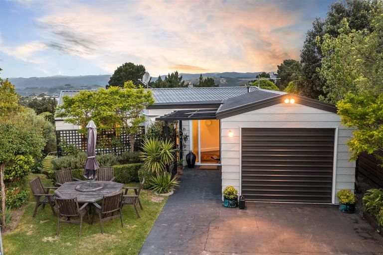 Photo of property in 75 Mercury Way, Whitby, Porirua, 5024