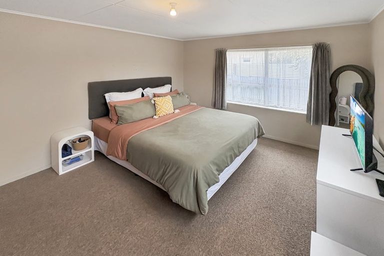Photo of property in 35 Knowles Street, Terrace End, Palmerston North, 4410