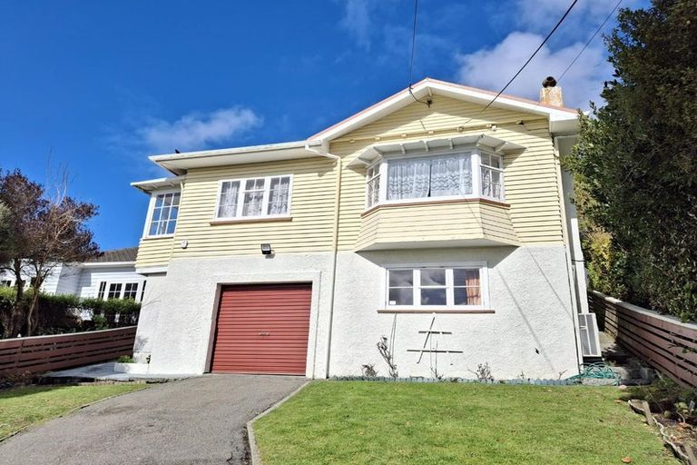 Photo of property in 7 Collier Avenue, Karori, Wellington, 6012