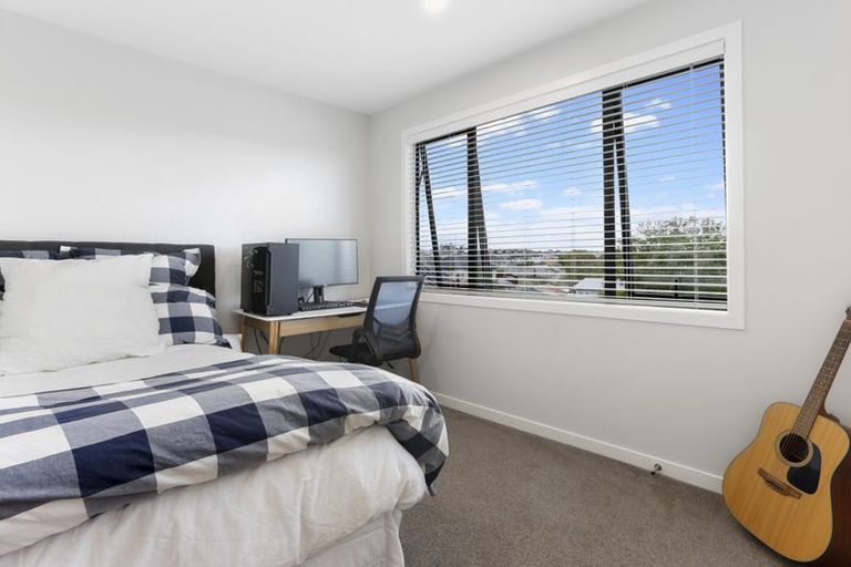 Photo of property in 7 Nerehana Place, Red Beach, 0932