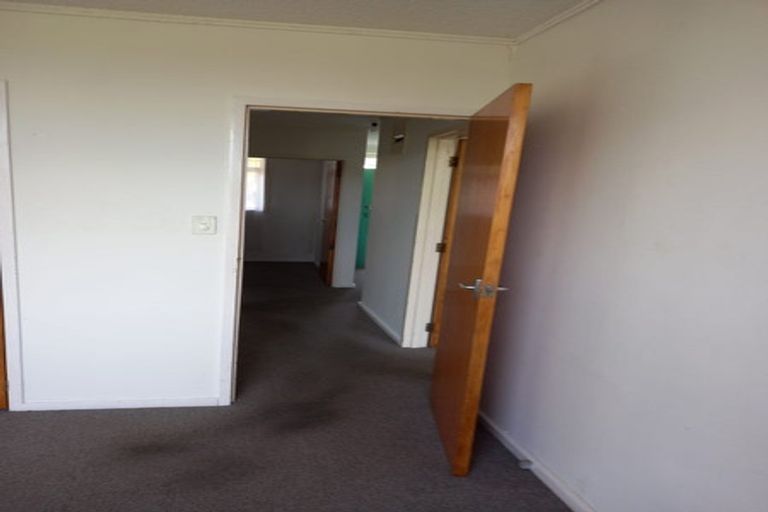 Photo of property in 19 Barber Grove, Moera, Lower Hutt, 5010