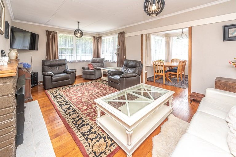 Photo of property in 17 Skerman Street, Marton, 4710