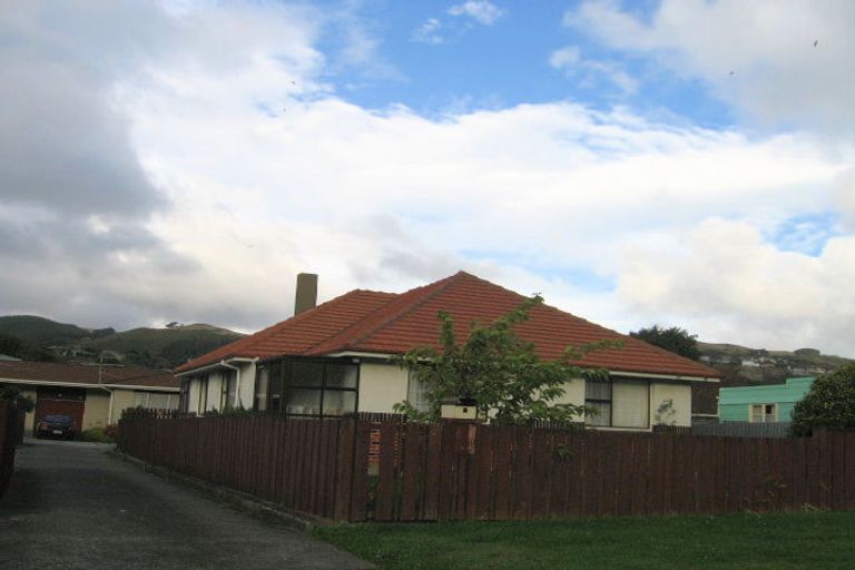 Photo of property in 8b Beauchamp Street, Tawa, Wellington, 5028