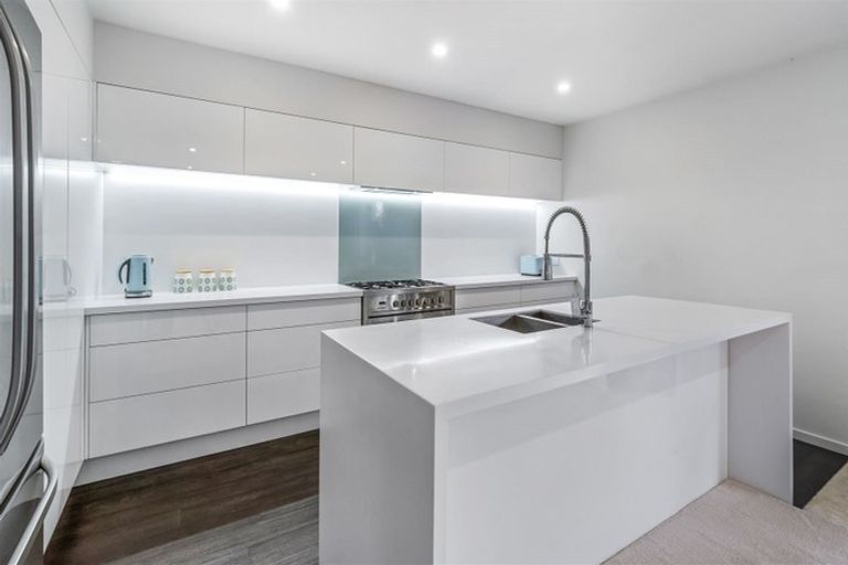 Photo of property in 6 Marble Court, Rolleston, 7614