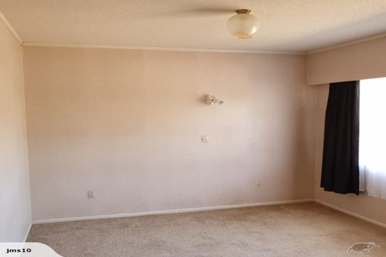Photo of property in 2/87 Cook Street, Howick, Auckland, 2014