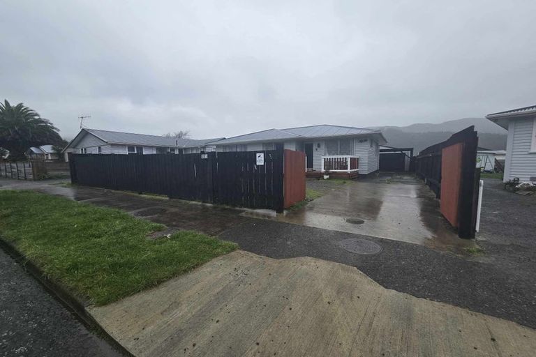 Photo of property in 22 Hamstead Street, Wainuiomata, Lower Hutt, 5014