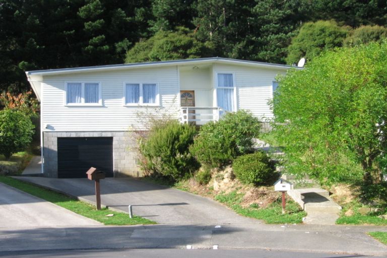Photo of property in 20 Mitimiti Grove, Wainuiomata, Lower Hutt, 5014