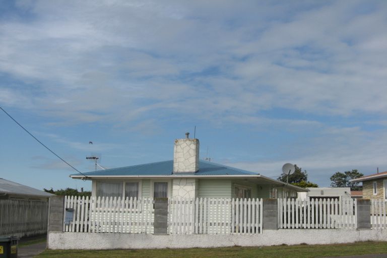 Photo of property in 31 Lee Street, Castlecliff, Whanganui, 4501