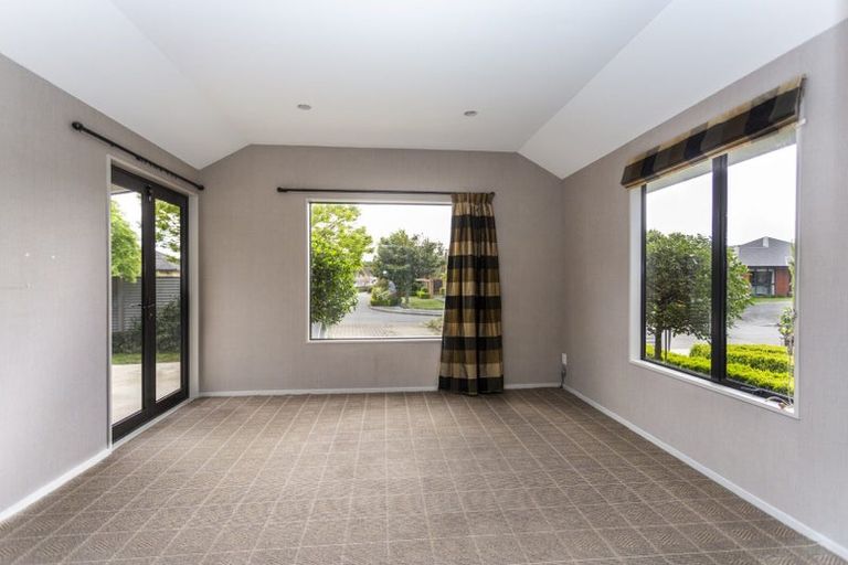 Photo of property in 14 Hideaway Gate, Parklands, Christchurch, 8083