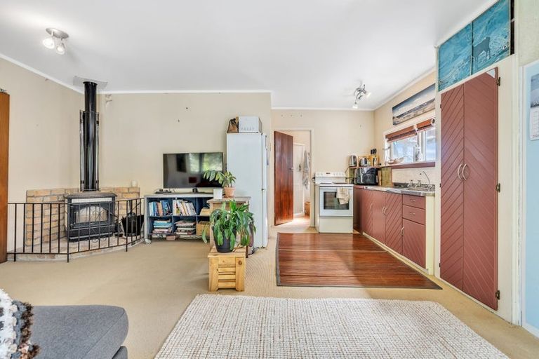 Photo of property in 19 Maraetai Place, Port Waikato, Tuakau, 2695