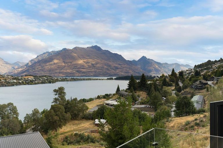 Photo of property in 15a Potters Hill Drive, Queenstown, 9300