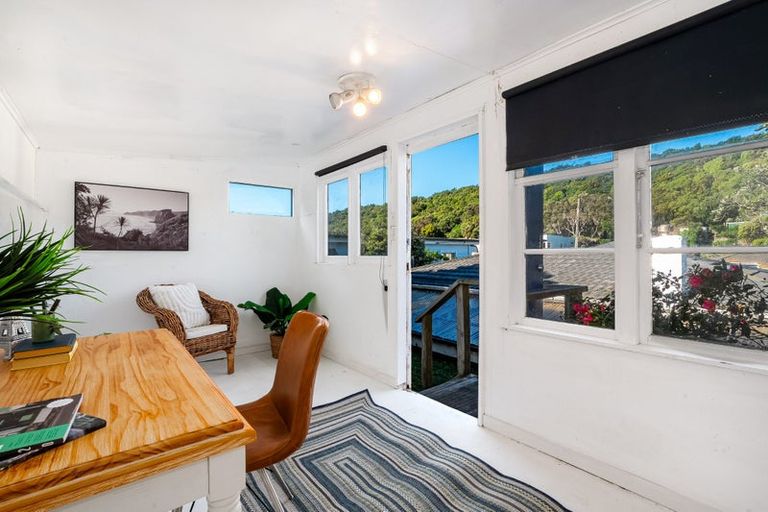 Photo of property in 142 Severn Street, Island Bay, Wellington, 6023