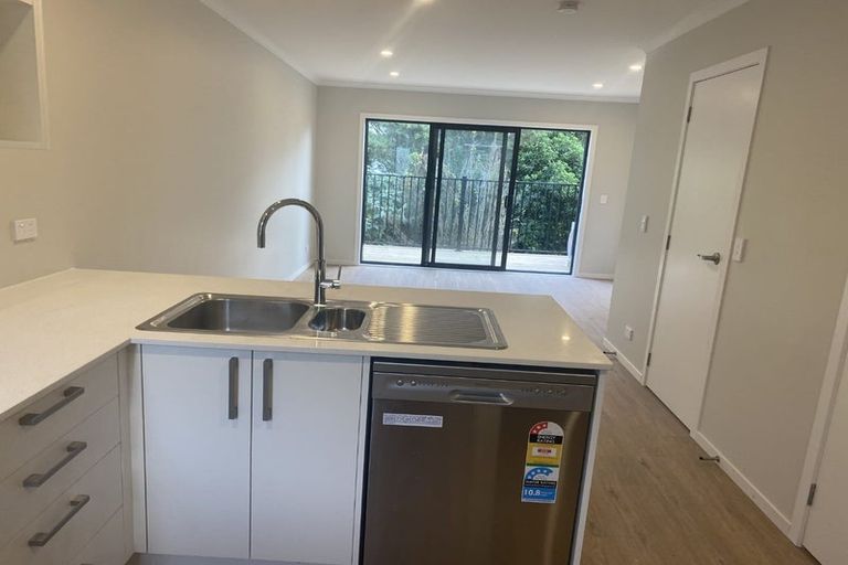Photo of property in 2/125b Metcalfe Road, Ranui, Auckland, 0612