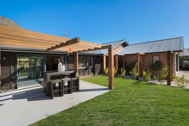Photo of property in 13 Poolburn Court, Lake Hayes, Queenstown, 9304
