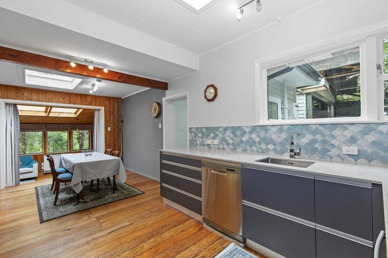 Photo of property in 35 Wyndham Road, Pinehaven, Upper Hutt, 5019
