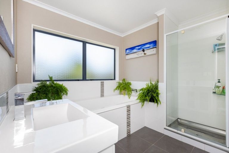 Photo of property in 13 Penlington Place, Havelock North, 4130
