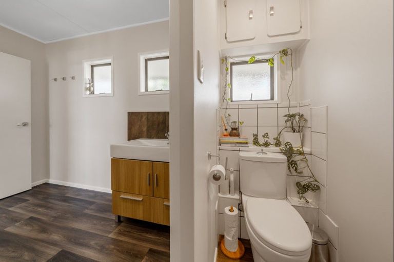 Photo of property in 13 Honnor Place, Hurdon, New Plymouth, 4310